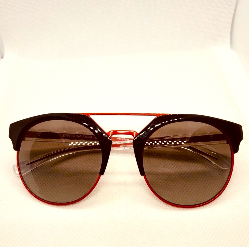 ♦️🖤Classic Emporio Armani Women’s SunShades🖤♦️